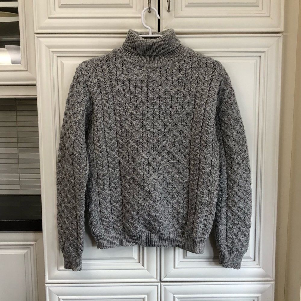 EUC Inis Crafts Irish turtleneck merino wool women’s cable knit sweater